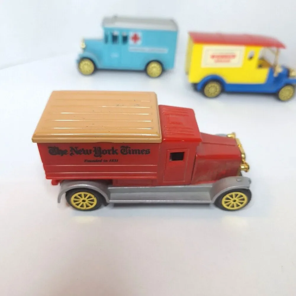 Reader's Digest Classic Trucks 4 diecast models Sunoco Wonder Bread NY Time